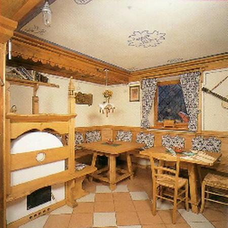 Готель Garni La Rondine Сельва-ді-Кадоре Екстер'єр фото